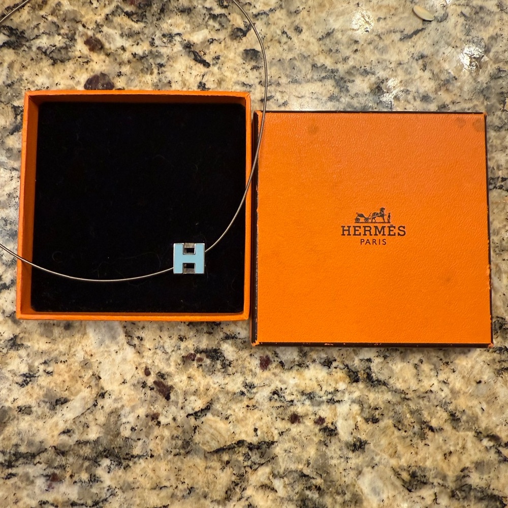 Hermès Silver Necklace with Orange Box